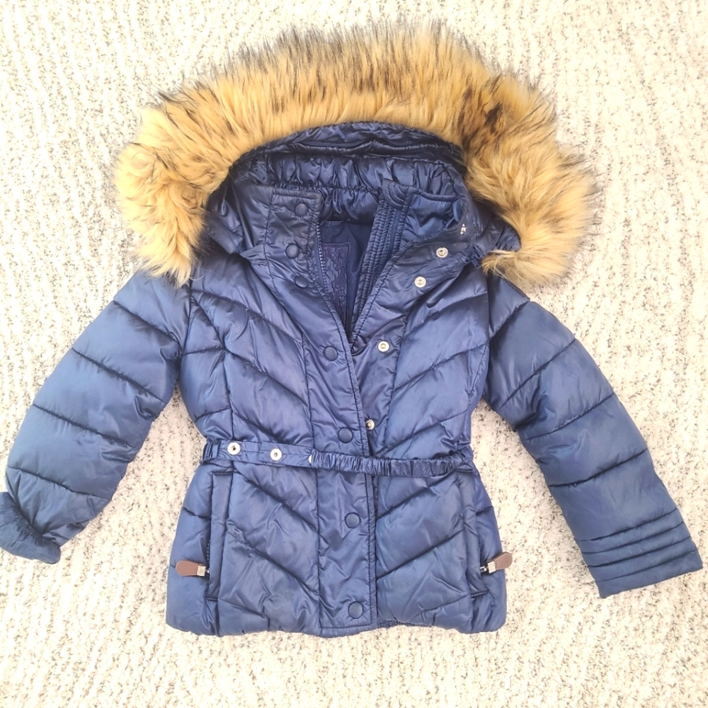 MonnaLisa Gilrs Coat Size 5 ( Please note fits US Toddler 3/4)